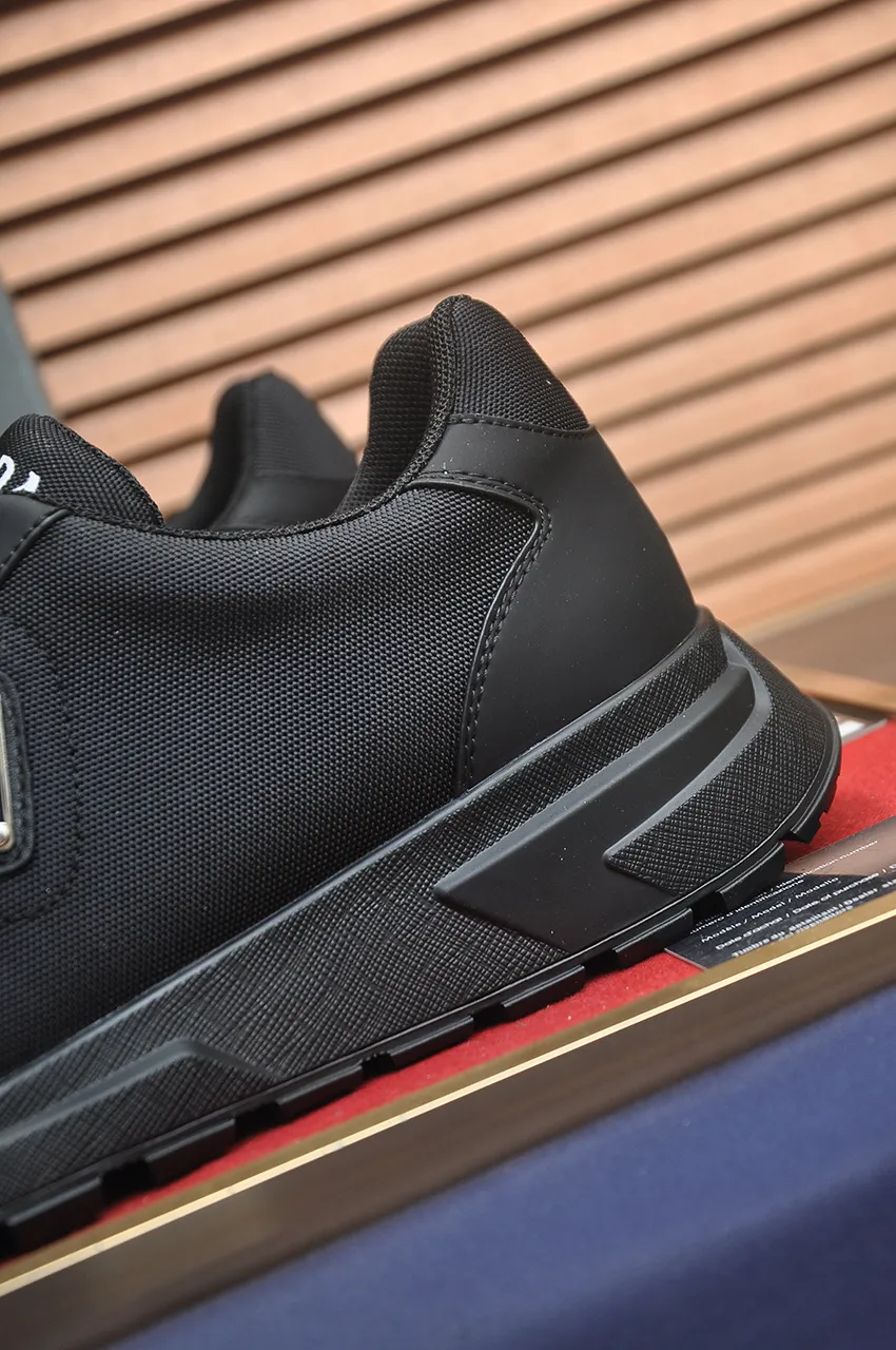 Men's shoes 💰580💶 [PRADA] Top original items, new seasonal styles, high-quality original items, top-grade high-mercerized cowhide combined with original breathable fabric + imported glue, imported stretch fabric inside with original cowhide feet, original thick outsole! Quality guaranteed! Code 38-45 (45 customized)